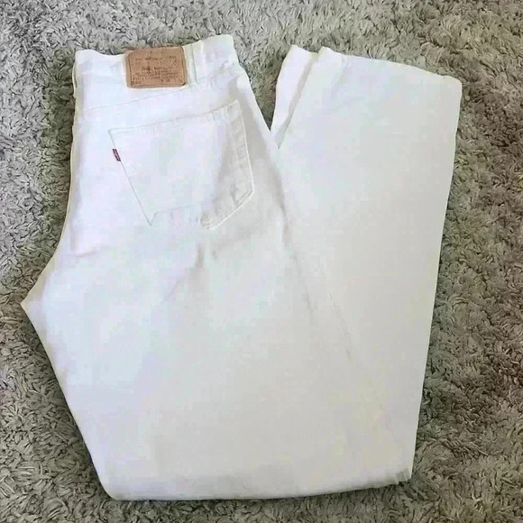 Tall 550 Levi's Relaxed Fit White Jeans - Picture 5 of 6